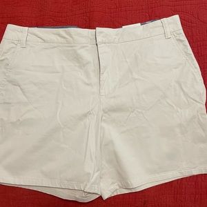 Women’s Bass Khaki  Shorts New With Tags 🌴🌴🌴